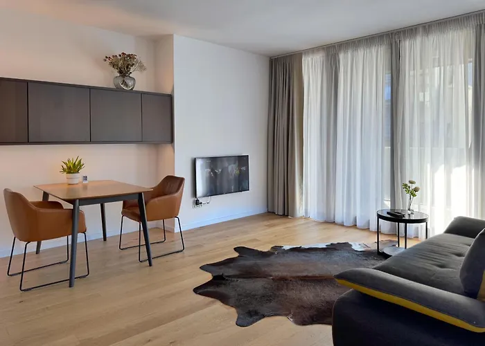 Tom Sawyer's Old Town Apartment *